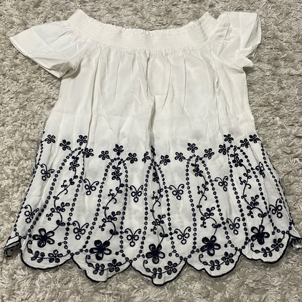 Cute embroidered top